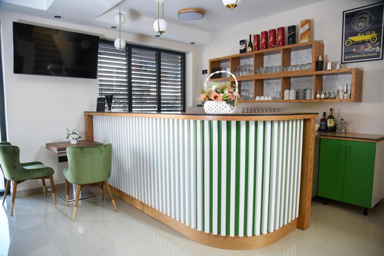 Merak Rooms & Caffe Bar Sabac Bagian luar foto