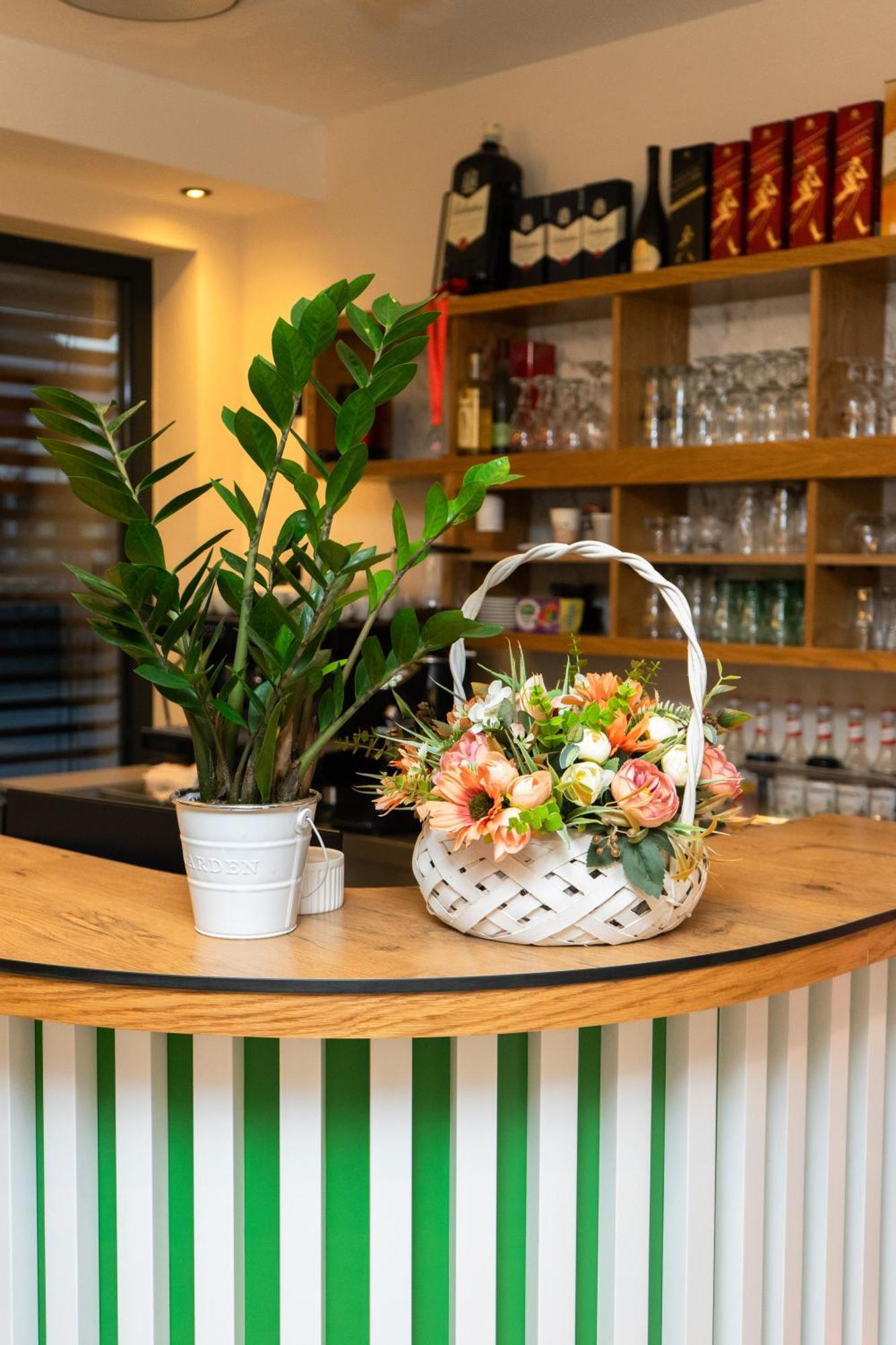 Merak Rooms & Caffe Bar Sabac Bagian luar foto