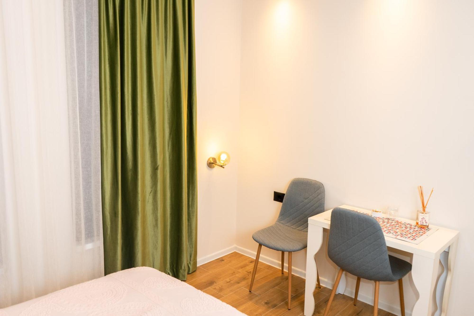 Merak Rooms & Caffe Bar Sabac Bagian luar foto