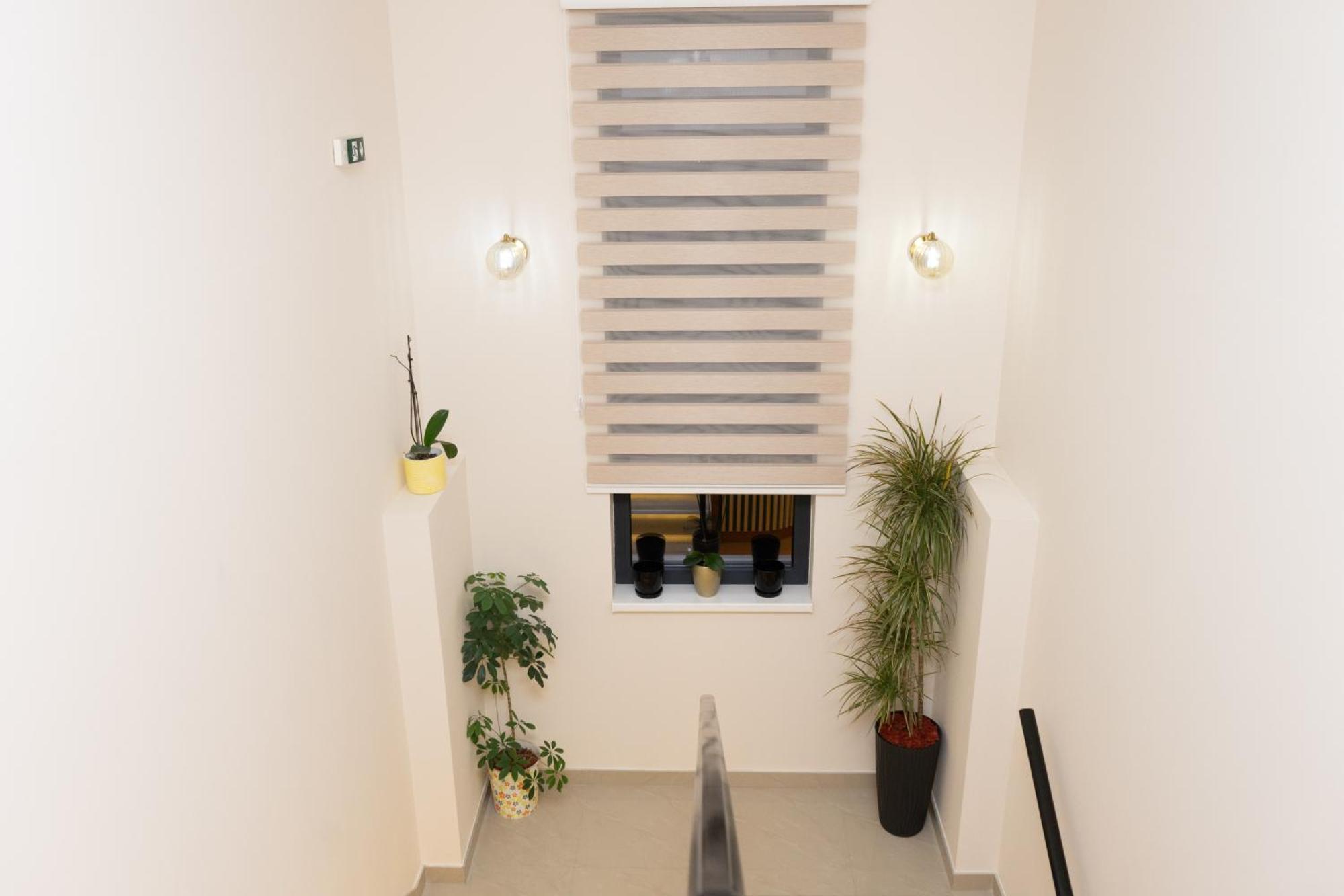 Merak Rooms & Caffe Bar Sabac Bagian luar foto