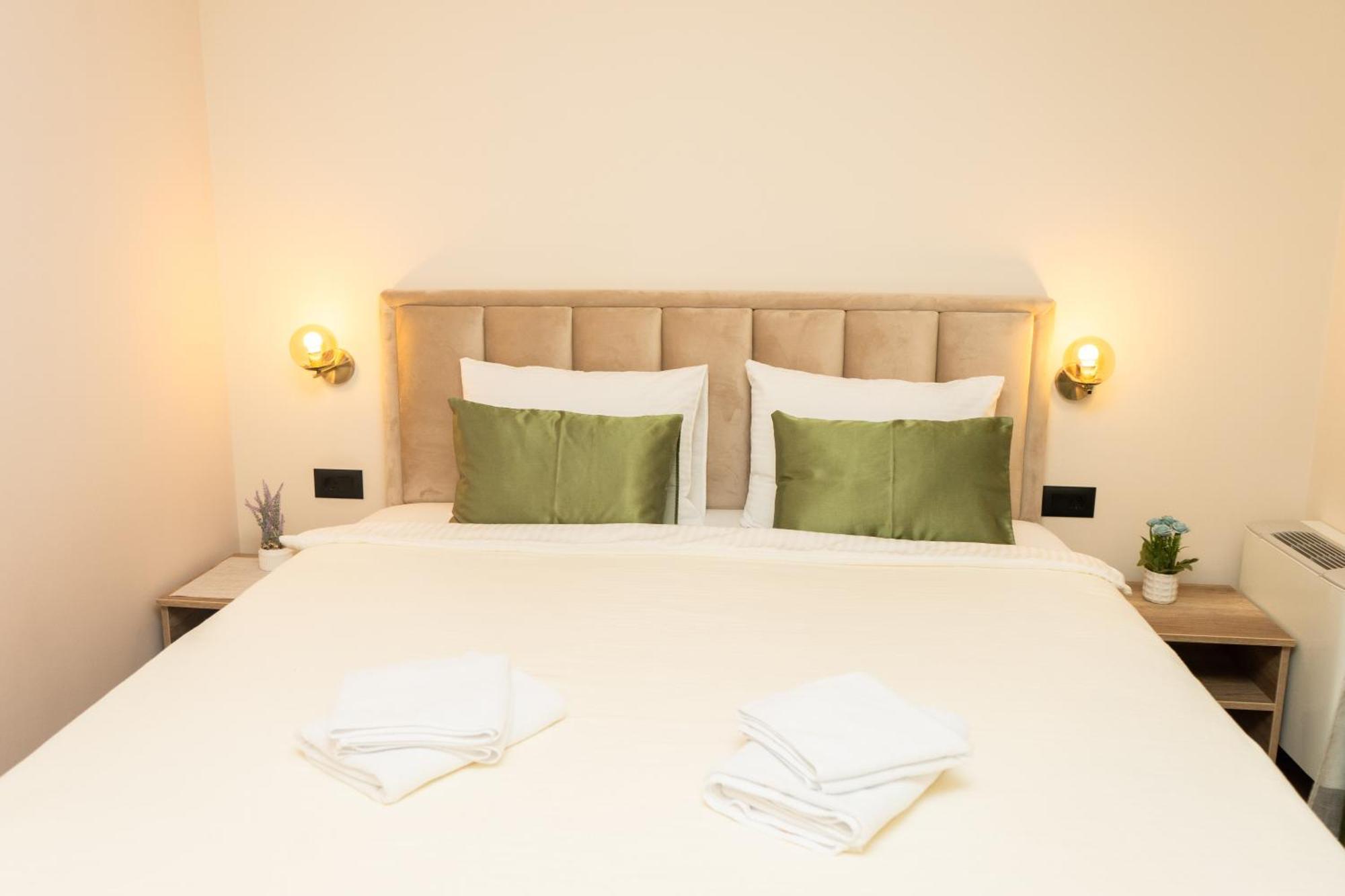Merak Rooms & Caffe Bar Sabac Bagian luar foto
