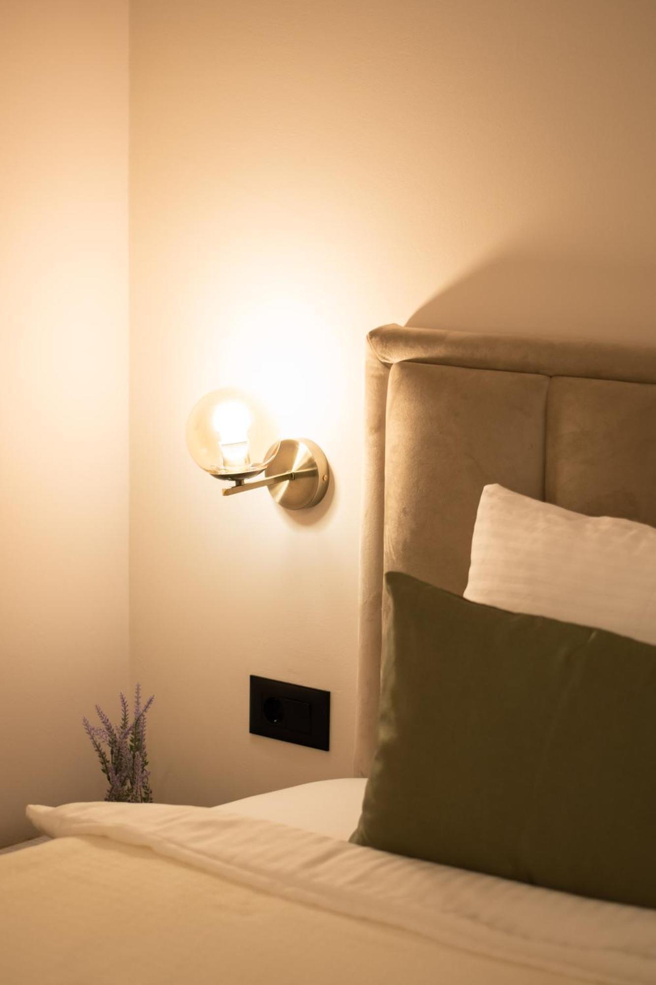 Merak Rooms & Caffe Bar Sabac Bagian luar foto